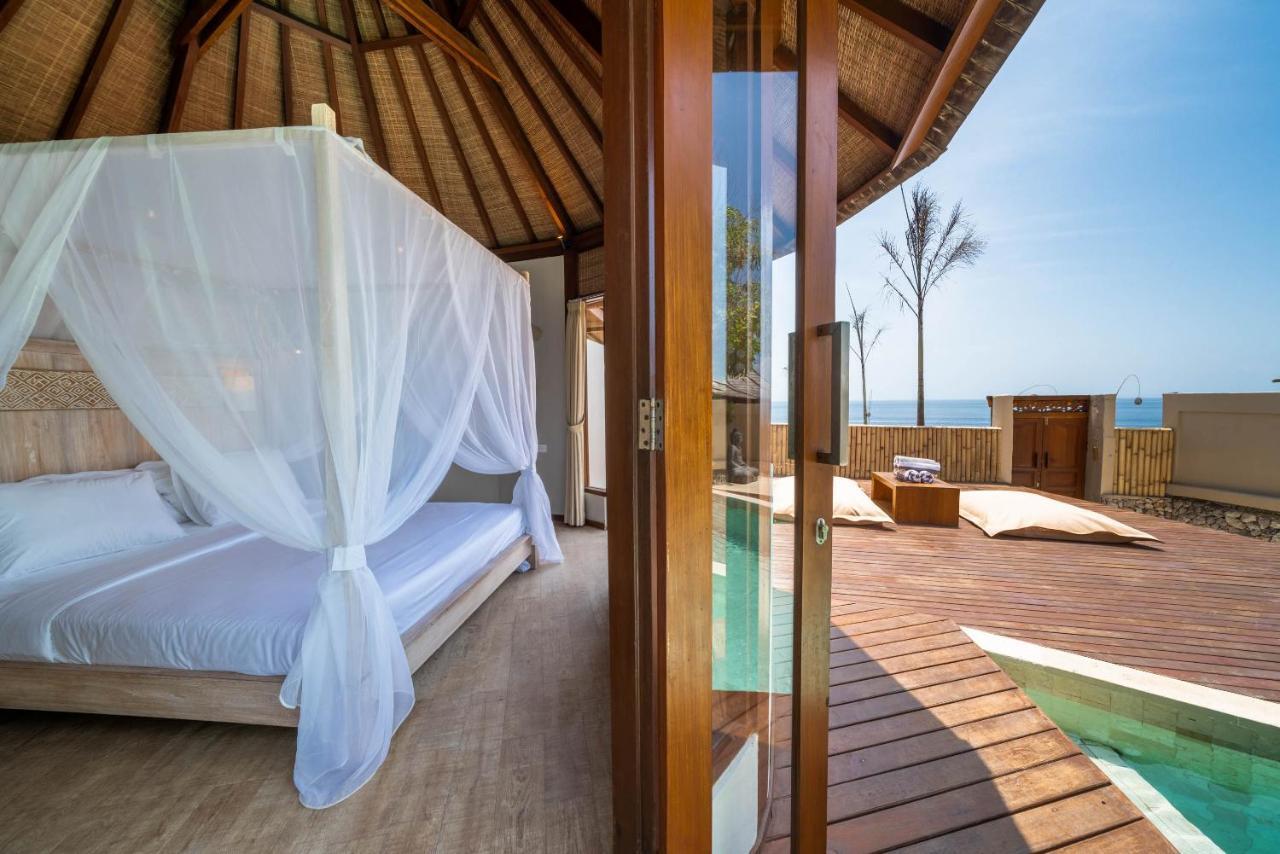 נוסה-למבונגן Blue Lagoon Avia Villas מראה חיצוני תמונה
