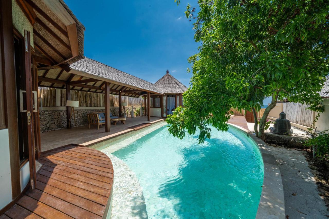 נוסה-למבונגן Blue Lagoon Avia Villas מראה חיצוני תמונה