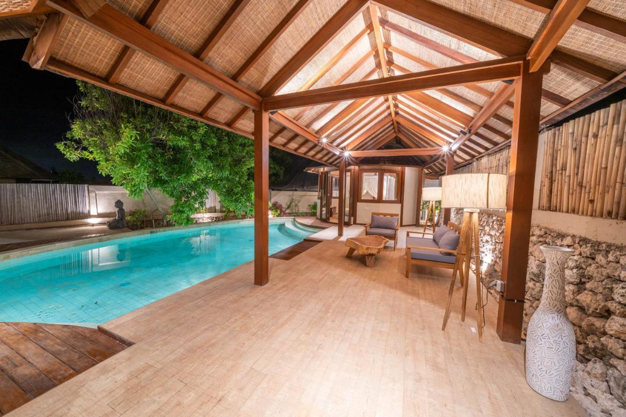נוסה-למבונגן Blue Lagoon Avia Villas מראה חיצוני תמונה